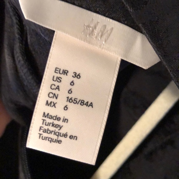 H&M Textured Long Sleeve Dress - Picture 5 of 5